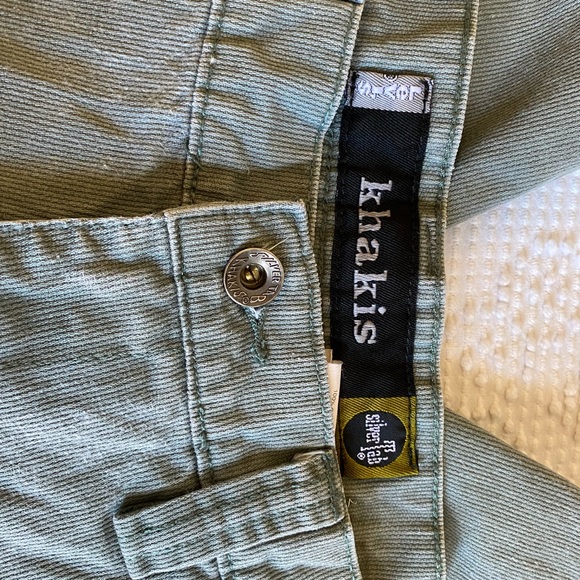 Men’s Levi’s olive khakis shorts - Picture 2 of 4